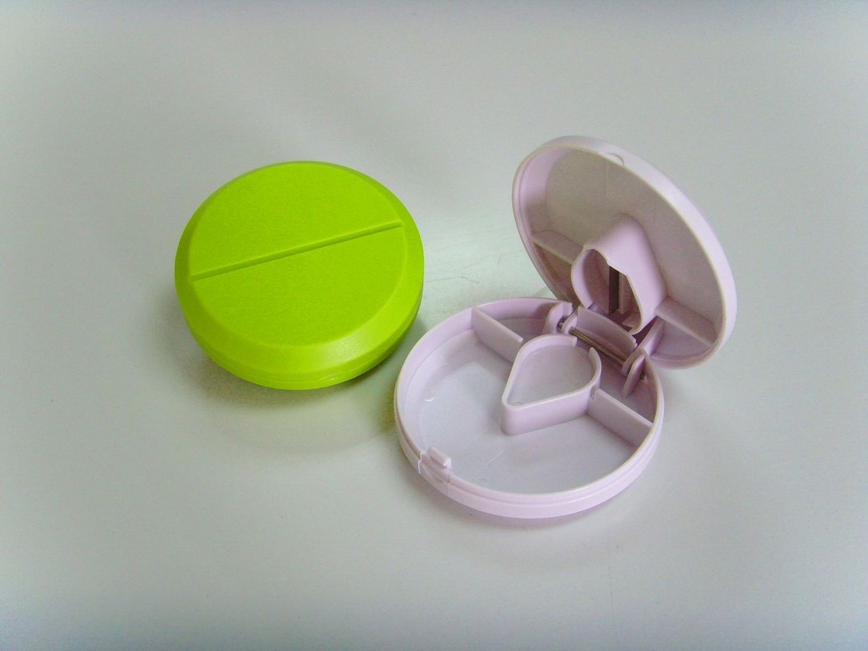 塑胶圆形切药盒（PC12）